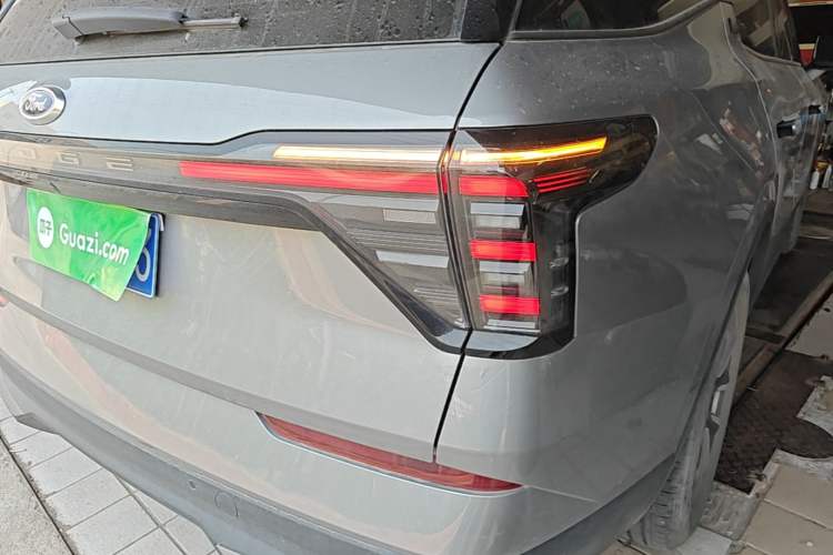 Used Ford Edge 2023 Ford Explorer L 2.0T EcoBoost Two-Wheel Drive 7-Seater Luxury Model Right Rear Taillight