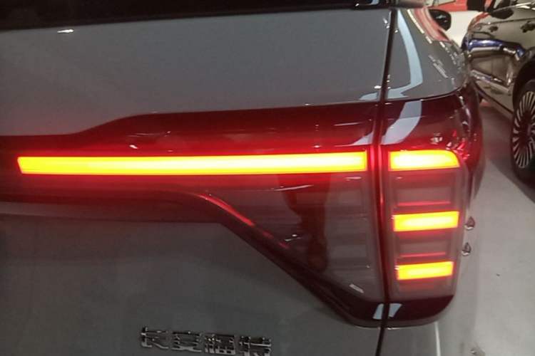 Used Ford Edge 2023 Ford Explorer L 2.0T EcoBoost Four-Wheel Drive 7-Seater Supreme Model Right Rear Taillight