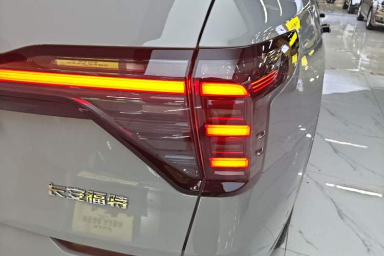 Used Ford Edge 2023 Ford Explorer L 2.0T EcoBoost Four-Wheel Drive 7-Seater Supreme Model Right Rear Taillight