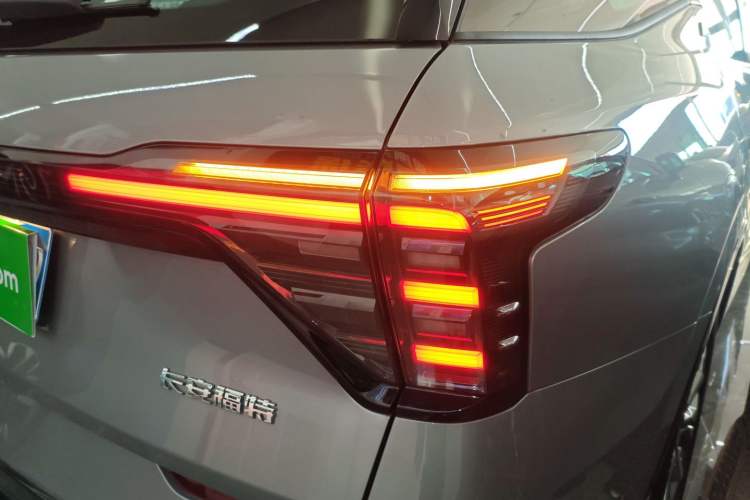 Used Ford Edge 2023 Ford Explorer L 2.0T EcoBoost Four-Wheel Drive 7-Seater Supreme Model Right Rear Taillight