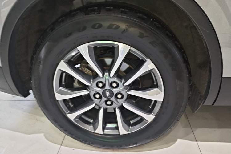 Used Ford Edge 2023 Ford Explorer L 2.0T EcoBoost Two-Wheel Drive 7-Seater Luxury Model Right Rear Wheel Hub