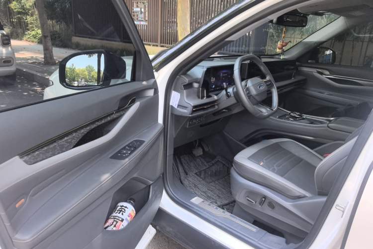 Used Ford Edge 2023 Ford Explorer L 2.0T EcoBoost Four-Wheel Drive 7-Seater Supreme Model Driver Seat