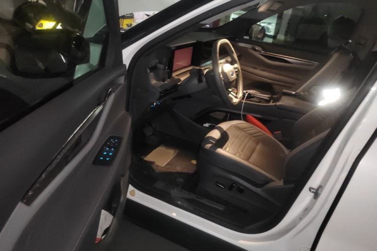 Used Ford Edge 2023 Edge L 2.0T EcoBoost E-Hybrid Four-Wheel Drive Seven-Seat Supreme Model Driver Seat