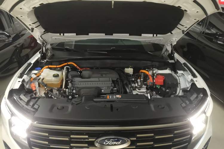 Used Ford Edge 2023 Edge L 2.0T EcoBoost E-Hybrid Four-Wheel Drive Seven-Seat Supreme Model Engine Bay