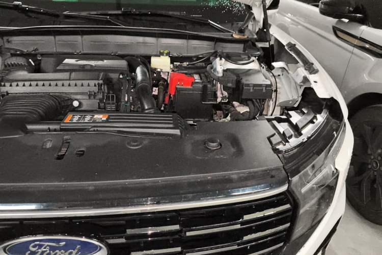 Used Ford Edge 2023 Ford Explorer L 2.0T EcoBoost Two-Wheel Drive 7-Seater Luxury Model Engine Bay Left