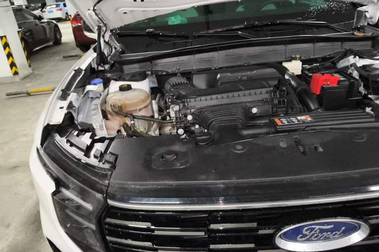 Used Ford Edge 2023 Ford Explorer L 2.0T EcoBoost Two-Wheel Drive 7-Seater Luxury Model Engine Bay Right