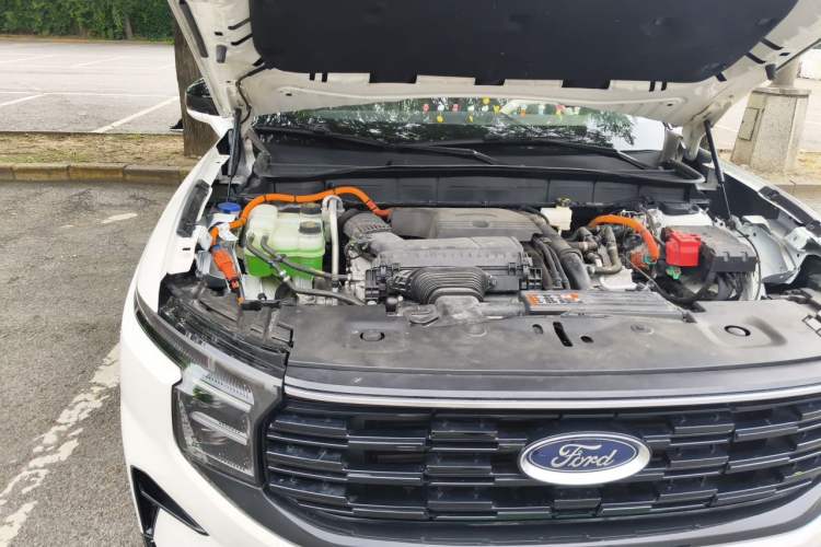 Used Ford Edge 2023 Ford Explorer L 2.0T EcoBoost E-Hybrid Two-Wheel Drive 7-Seater Luxury Model Engine Bay Right