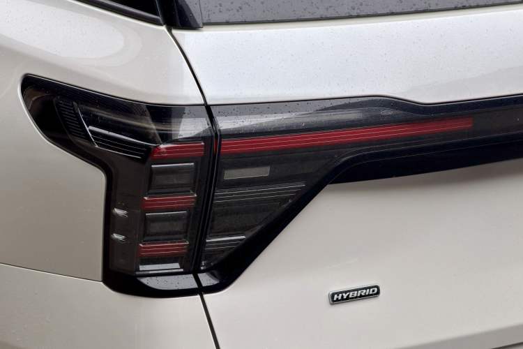 Used Ford Edge 2023 Ford Explorer L 2.0T EcoBoost E-Hybrid Two-Wheel Drive 7-Seater Luxury Model Exterior 7