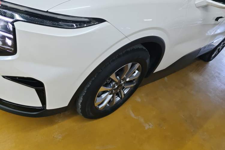 Used Ford Edge 2023 Ford Explorer L 2.0T EcoBoost E-Hybrid Two-Wheel Drive 7-Seater Luxury Model Exterior 7