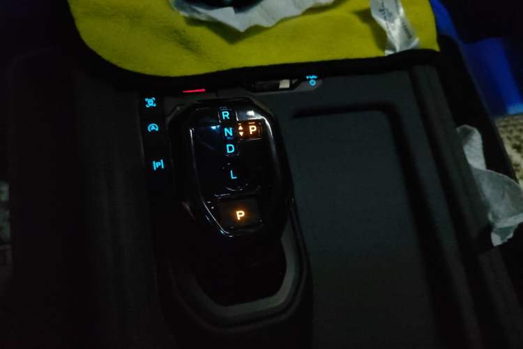 Used Ford Edge 2023 Ford Explorer L 2.0T EcoBoost Two-Wheel Drive 7-Seater Luxury Model Gear Lever