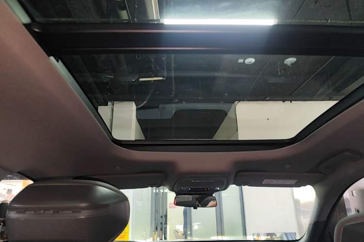 Used Ford Edge 2023 Ford Explorer L 2.0T EcoBoost Two-Wheel Drive 7-Seater Luxury Model Headliner
