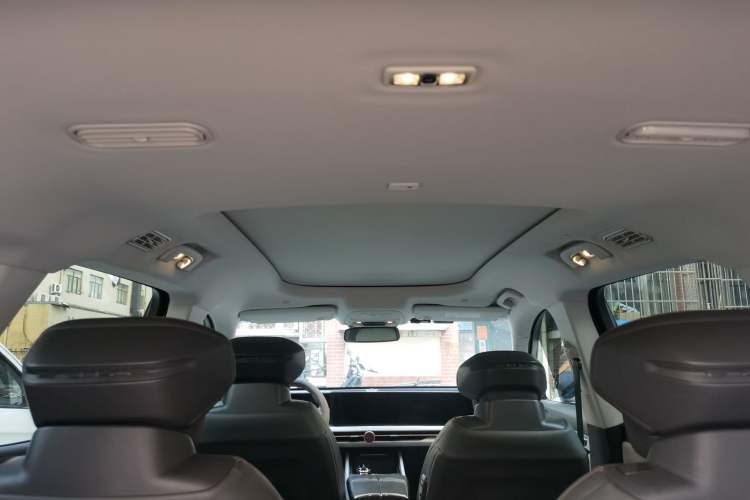 Used Ford Edge 2023 Ford Explorer L 2.0T EcoBoost Four-Wheel Drive 7-Seater Supreme Model Headliner