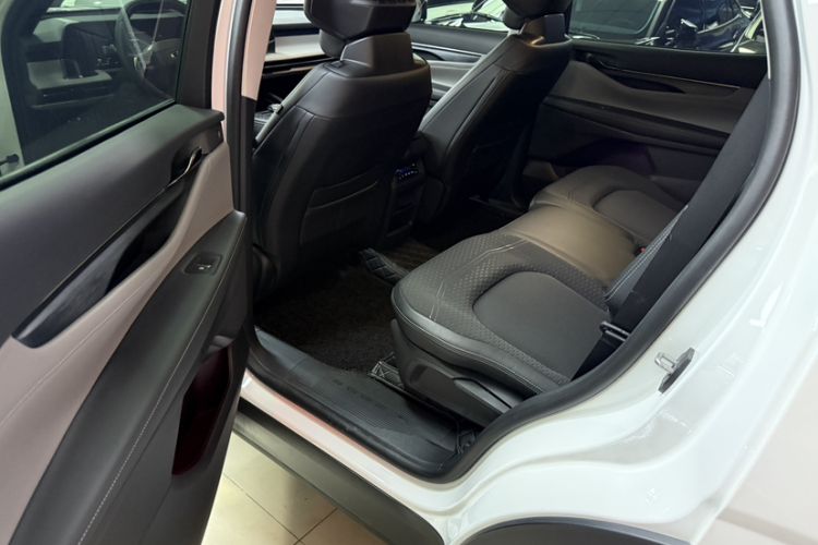 Used Ford Edge 2023 Ford Explorer L 2.0T EcoBoost Two-Wheel Drive 5-Seater Fashion Edition Interior 1