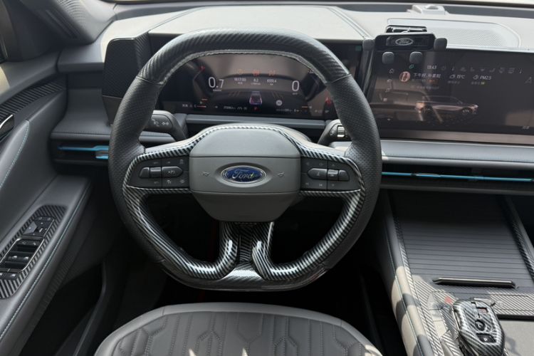 Used Ford Edge 2023 Ford Explorer L 2.0T EcoBoost Two-Wheel Drive 7-Seater Luxury Model Interior 2
