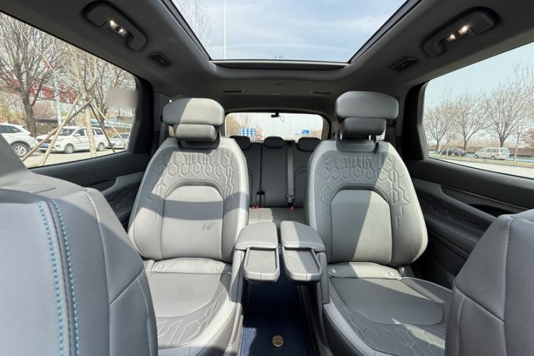 Used Ford Edge 2023 Ford Explorer L 2.0T EcoBoost Two-Wheel Drive 7-Seater Luxury Model Interior 3