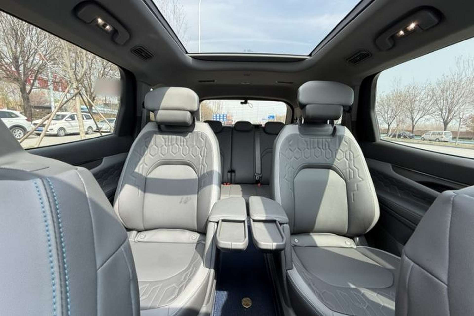 Used Ford Edge 2023 Ford Explorer L 2.0T EcoBoost Two-Wheel Drive 7-Seater Luxury Model Interior 3