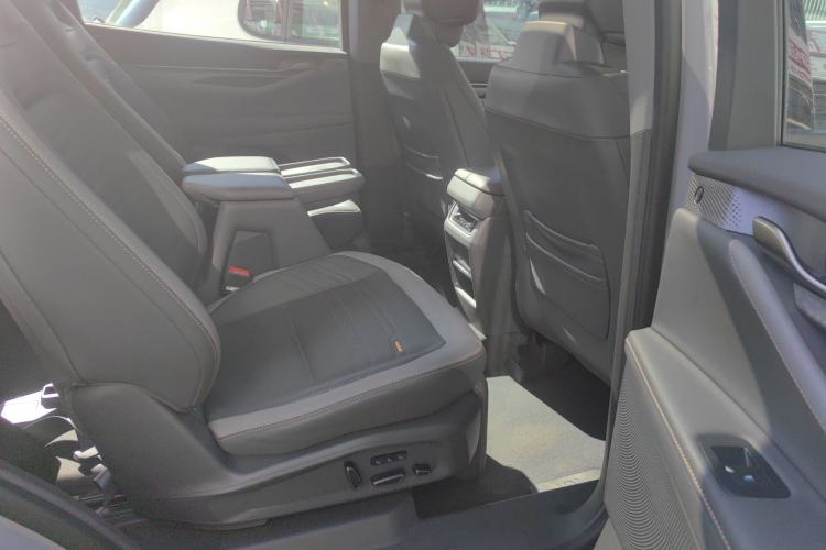 Used Ford Edge 2023 Ford Explorer L 2.0T EcoBoost Four-Wheel Drive 7-Seater Supreme Model Interior 3