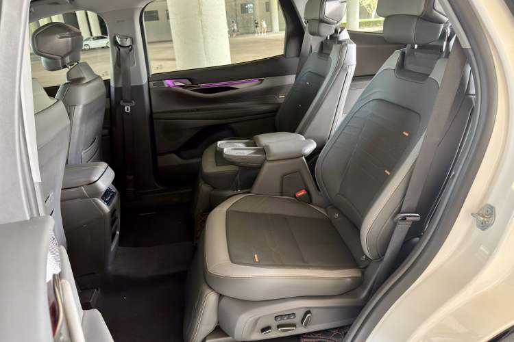Used Ford Edge 2023 Edge L 2.0T EcoBoost E-Hybrid Four-Wheel Drive Seven-Seat Supreme Model Interior 5