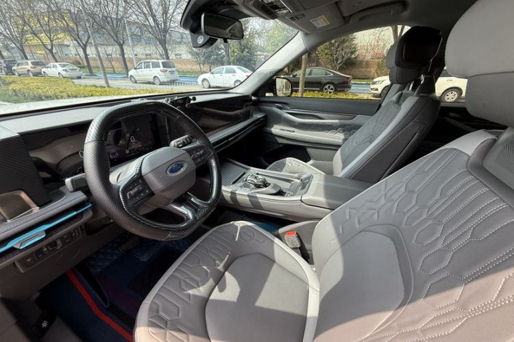 Used Ford Edge 2023 Ford Explorer L 2.0T EcoBoost Two-Wheel Drive 7-Seater Luxury Model Interior 6