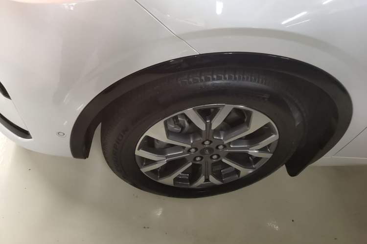 Used Ford Edge 2023 Edge L 2.0T EcoBoost E-Hybrid Four-Wheel Drive Seven-Seat Supreme Model Left Front Wheel Hub