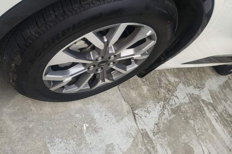 Used Ford Edge 2023 Edge L 2.0T EcoBoost E-Hybrid Four-Wheel Drive Seven-Seat Supreme Model Left Front Wheel Hub
