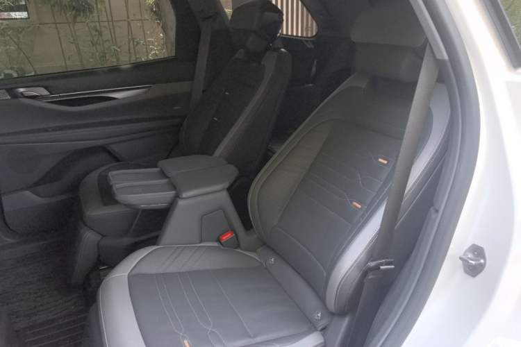 Used Ford Edge 2023 Ford Explorer L 2.0T EcoBoost Four-Wheel Drive 7-Seater Supreme Model Left Rear Seat