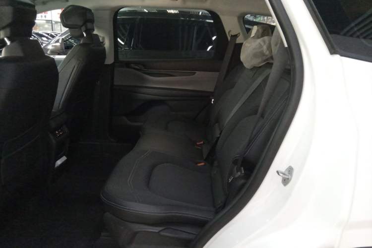 Used Ford Edge 2023 Ford Explorer L 2.0T EcoBoost Two-Wheel Drive 5-Seater Fashion Edition Left Rear Seat