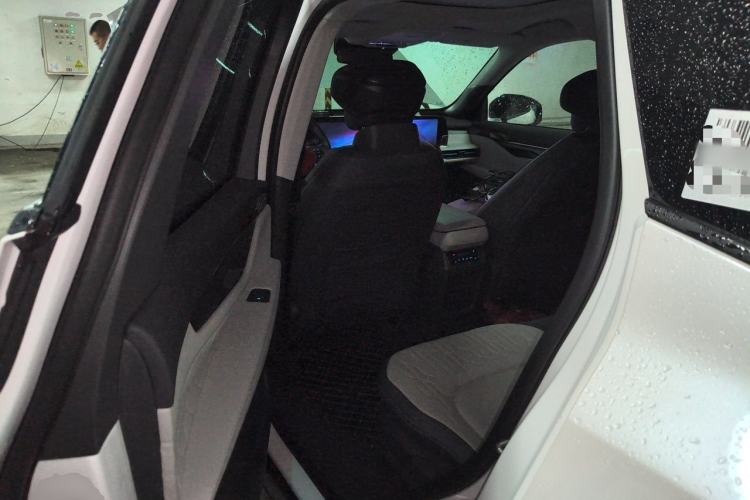 Used Ford Edge 2023 Ford Explorer L 2.0T EcoBoost Two-Wheel Drive 7-Seater Luxury Model Left Rear Seat