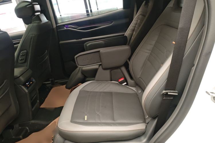 Used Ford Edge 2023 Ford Explorer L 2.0T EcoBoost Four-Wheel Drive 7-Seater Supreme Model Left Rear Seat