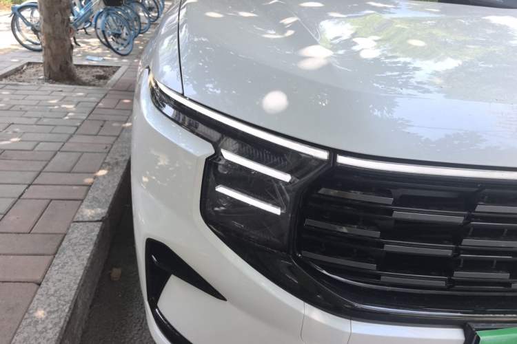 Used Ford Edge 2023 Ford Explorer L 2.0T EcoBoost Four-Wheel Drive 7-Seater Supreme Model Right Front Headlight