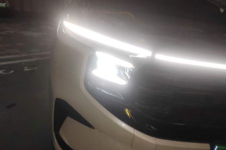 Used Ford Edge 2023 Edge L 2.0T EcoBoost E-Hybrid Four-Wheel Drive Seven-Seat Supreme Model Right Front Headlight