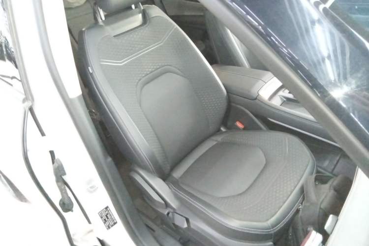 Used Ford Edge 2023 Ford Explorer L 2.0T EcoBoost Two-Wheel Drive 5-Seater Fashion Edition Right Front Seat