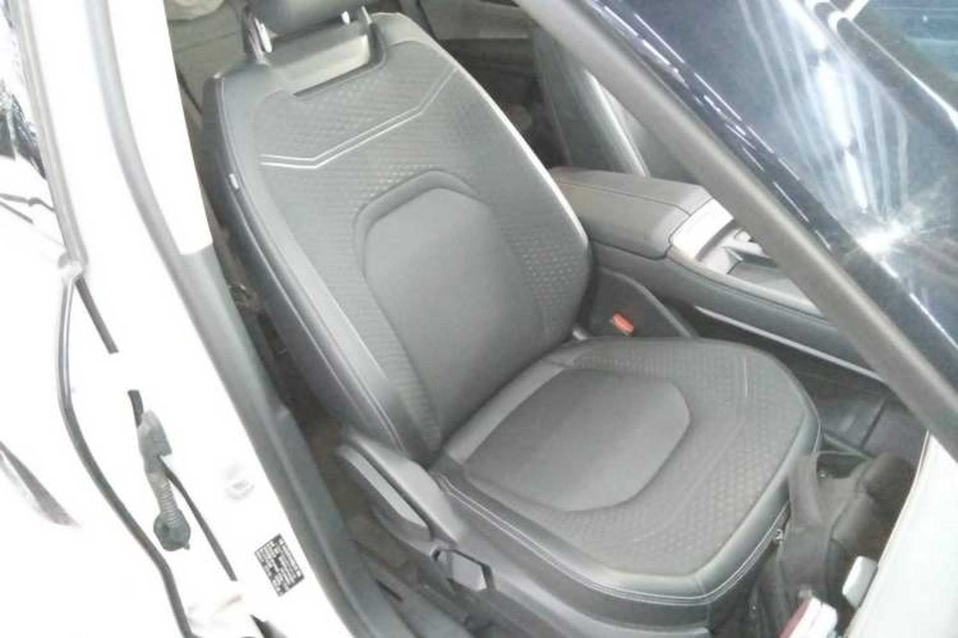 Used Ford Edge 2023 Ford Explorer L 2.0T EcoBoost Two-Wheel Drive 5-Seater Fashion Edition Right Front Seat