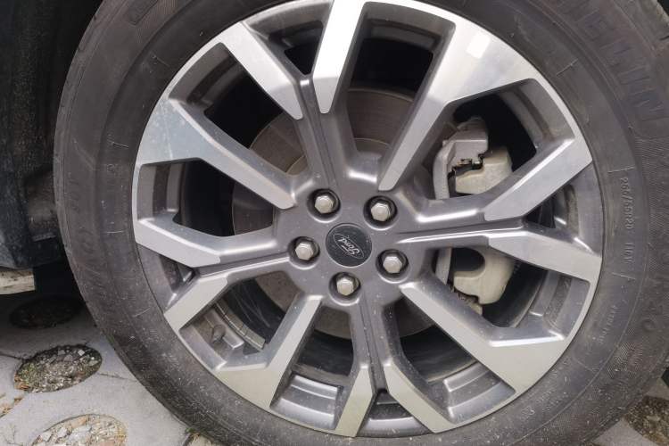 Used Ford Edge 2023 Ford Explorer L 2.0T EcoBoost Four-Wheel Drive 7-Seater Supreme Model Right Front Wheel Hub