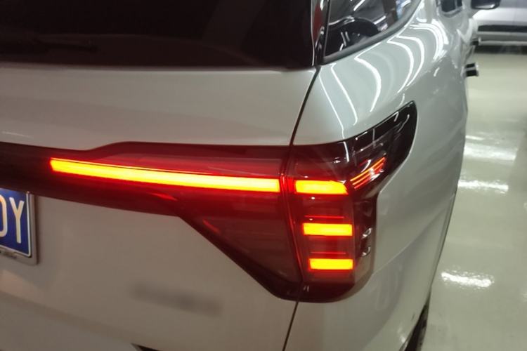 Used Ford Edge 2023 Edge L 2.0T EcoBoost E-Hybrid Four-Wheel Drive Seven-Seat Supreme Model Right Rear Taillight