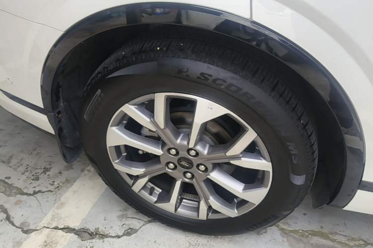 Used Ford Edge 2023 Edge L 2.0T EcoBoost E-Hybrid Four-Wheel Drive Seven-Seat Supreme Model Right Rear Wheel Hub