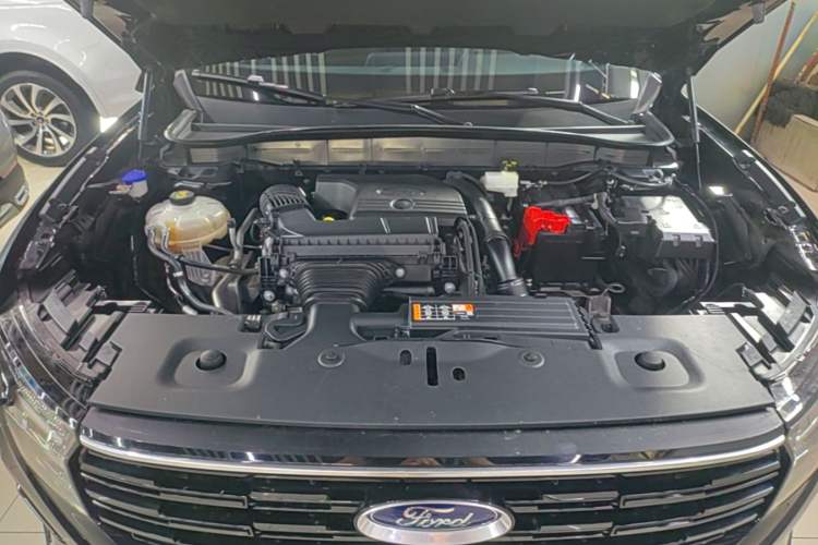 Used Ford Edge 2024 Ford Explorer L 2.0T EcoBoost Four-Wheel Drive 7-Seater Fashion Edition Engine Bay