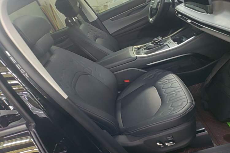 Used Ford Edge 2024 Ford Explorer L 2.0T EcoBoost Four-Wheel Drive 7-Seater Fashion Edition Right Front Seat