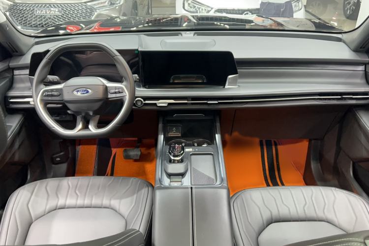 Used Ford Edge 2025 Ford Explorer L 2.0T EcoBoost Two-Wheel Drive 7-Seater Fashion Edition Center Console