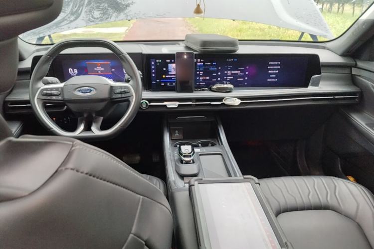 Used Ford Edge 2025 Escape L 2.0T EcoBoost Two-Wheel Drive 7-Seater Luxury Model Center Console