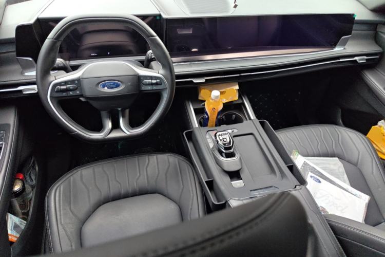 Used Ford Edge 2025 Escape L 2.0T EcoBoost Two-Wheel Drive 7-Seater Luxury Model Center Console