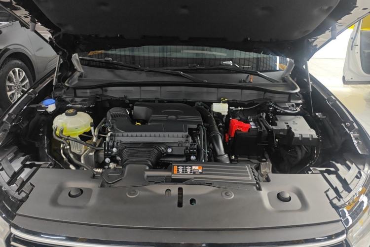 Used Ford Edge 2025 Escape L 2.0T EcoBoost Two-Wheel Drive 7-Seater Luxury Model Engine Bay