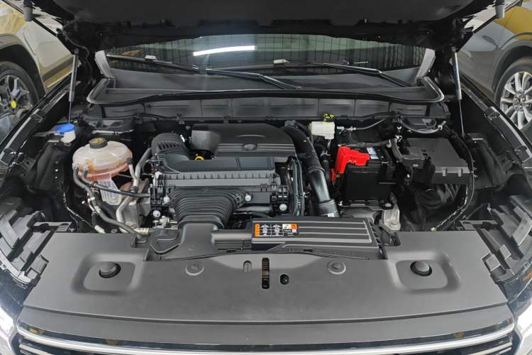 Used Ford Edge 2025 Escape L 2.0T EcoBoost Two-Wheel Drive 7-Seater Luxury Model Engine Bay