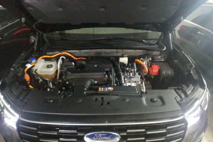 Used Ford Edge 2025 Ford Explorer L 2.0T EcoBoost E-Hybrid Two-Wheel Drive 7-Seater Luxury Model Engine Bay
