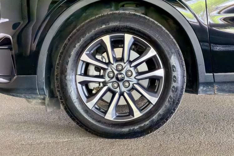 Used Ford Edge 2025 Ford Explorer L 2.0T EcoBoost E-Hybrid Two-Wheel Drive 7-Seater Luxury Model Exterior 2