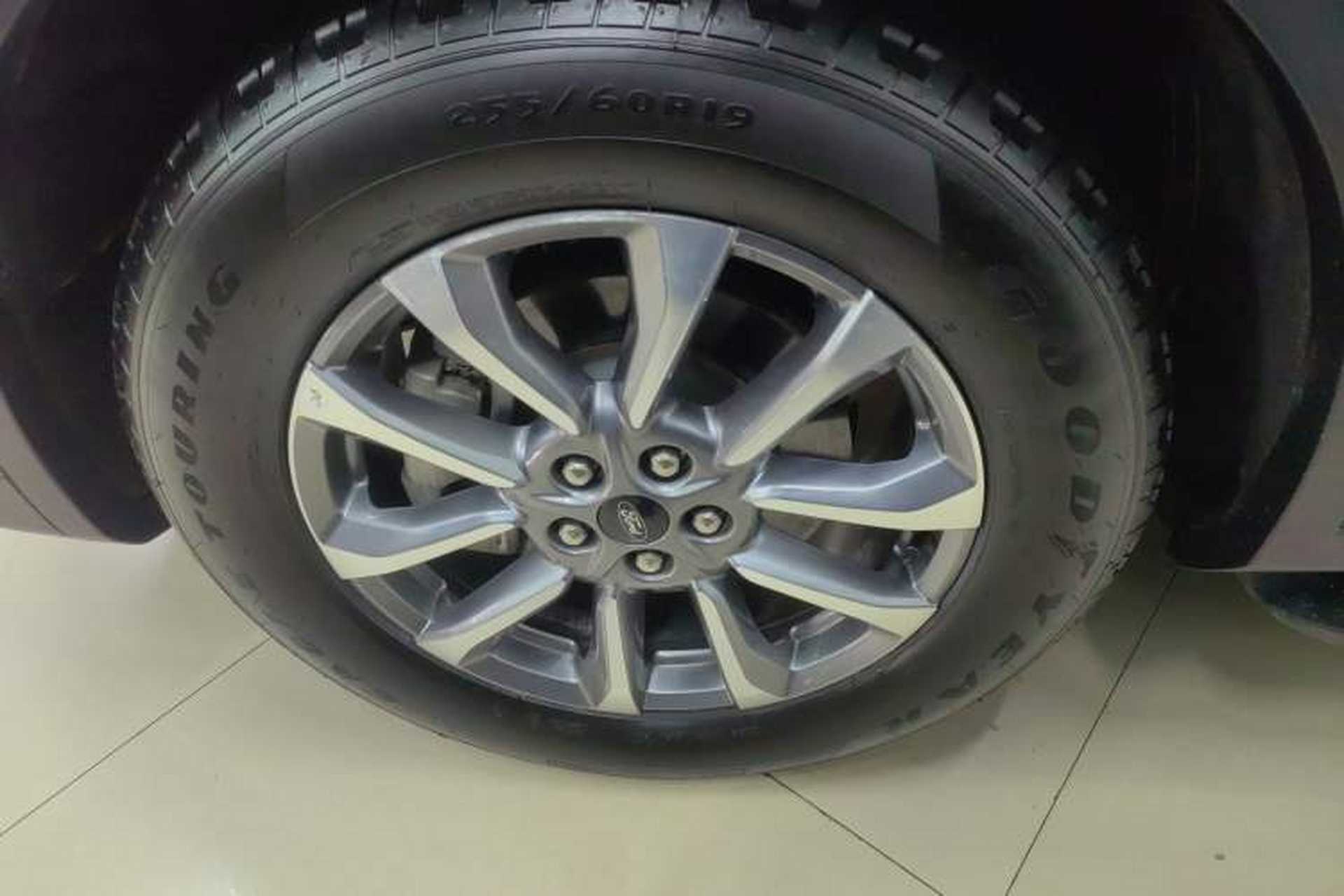 Used Ford Edge 2025 Ford Explorer L 2.0T EcoBoost Two-Wheel Drive 7-Seater Fashion Edition Exterior 4