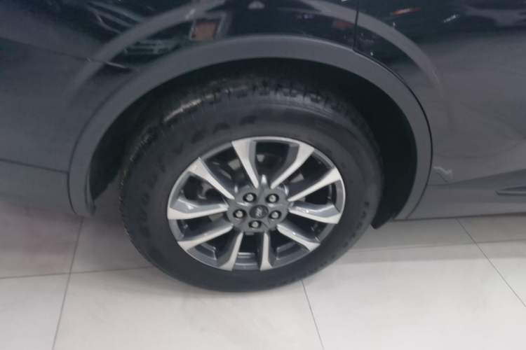 Used Ford Edge 2025 Ford Explorer L 2.0T EcoBoost Two-Wheel Drive 7-Seater Fashion Edition Exterior 5