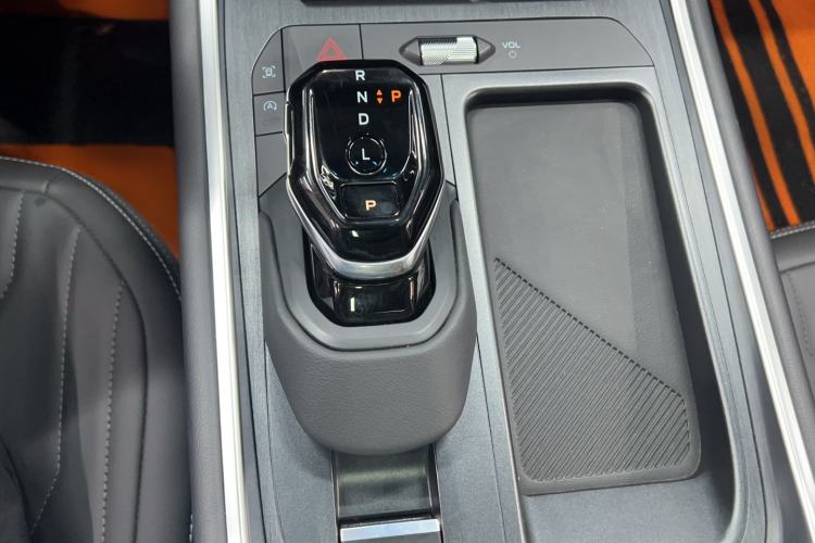 Used Ford Edge 2025 Ford Explorer L 2.0T EcoBoost Two-Wheel Drive 7-Seater Fashion Edition Gear Lever