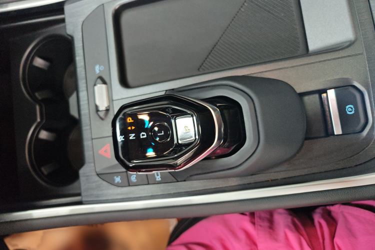 Used Ford Edge 2025 Escape L 2.0T EcoBoost Two-Wheel Drive 7-Seater Luxury Model Gear Lever