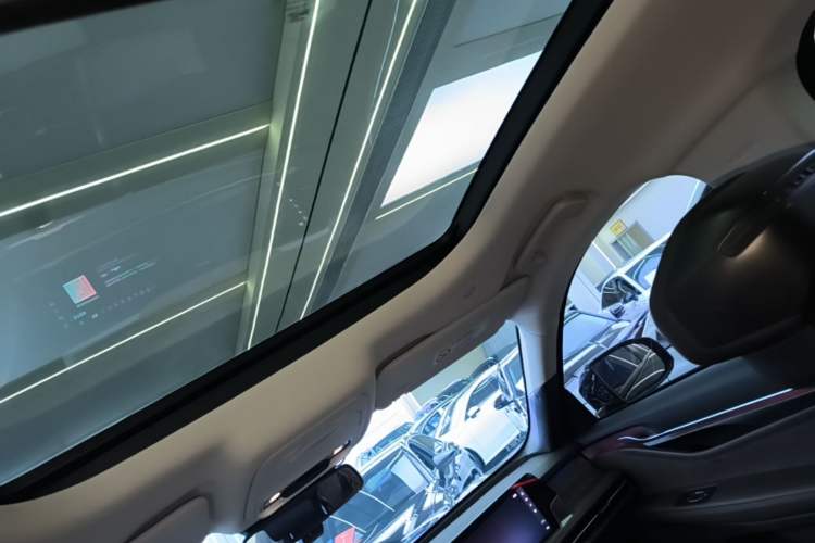 Used Ford Edge 2025 Ford Explorer L 2.0T EcoBoost Four-Wheel Drive 7-Seater Supreme Model Headliner